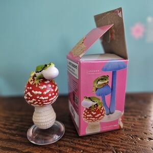 Mushroom & Frog Mono Plus